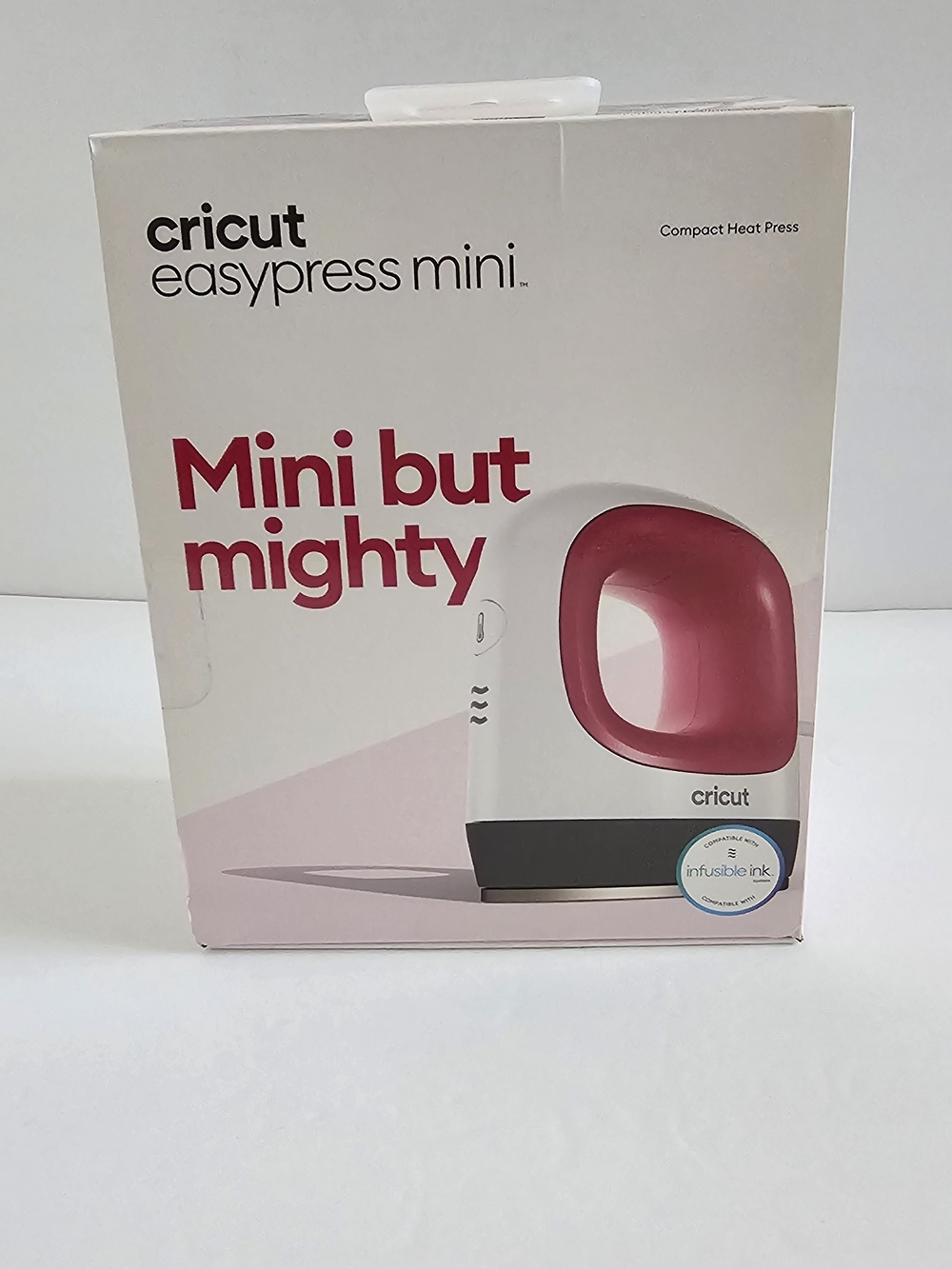 New Cricut EasyPress Mini- Compact Heat Press